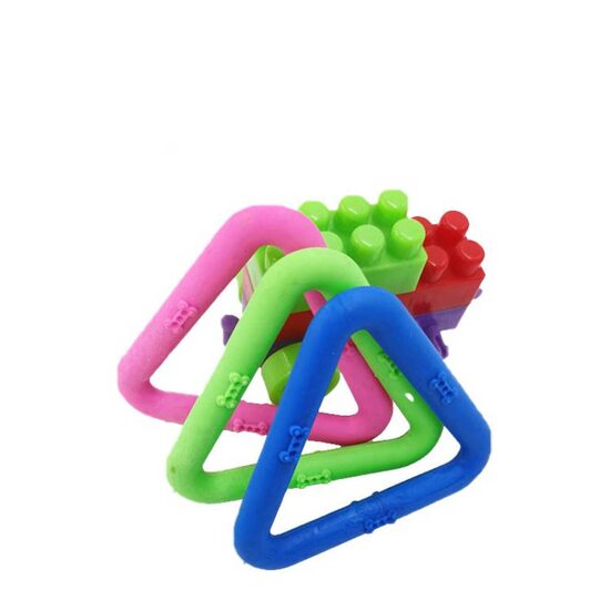 PROMO Jucarie caini TPR TRIUNGHI 8.5x8.5 cm PETRO 2+1GRATIS